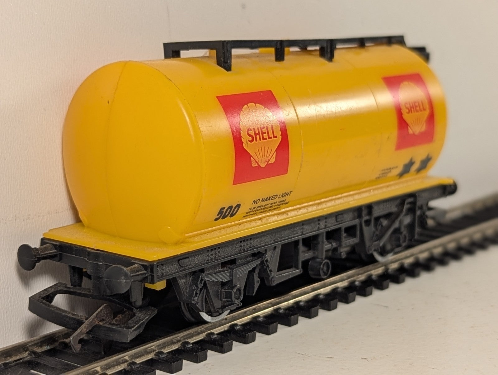 Hornby OO Gauge Shell Tank Wagon Goods Wagon 500 Shell Yellow R127