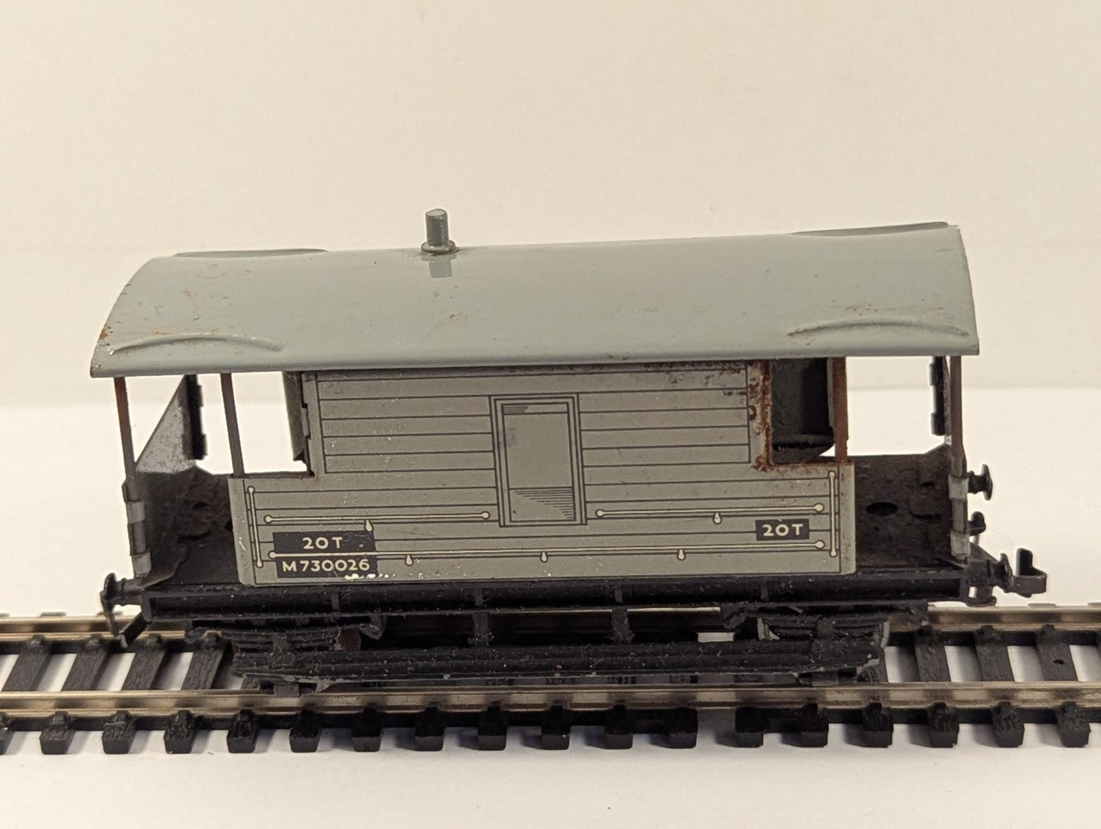 Hornby Dublo OO Gauge BR 20 Ton Goods Brake Van