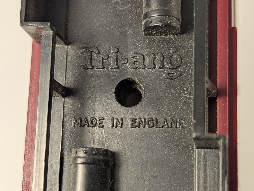 Tri-ang OO Gauge BR Mk1 Brake Coach Passenger Coach M34000 BR Crimson & Cream