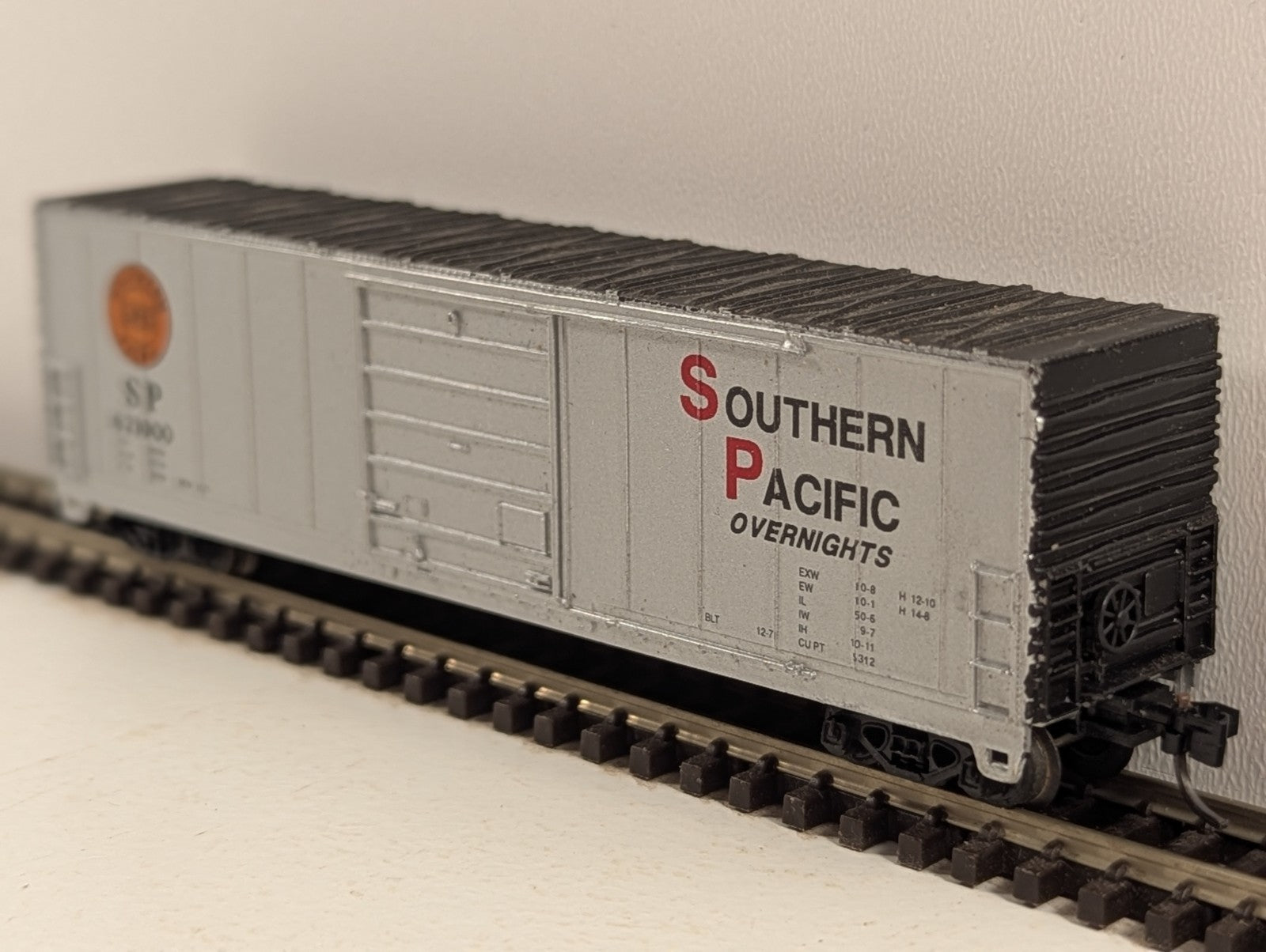 Life-Like N Gauge Southern Pacific Overnights 40ft Boxcar
