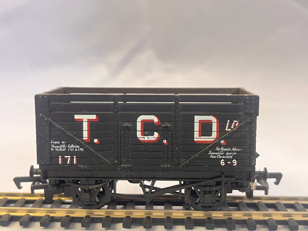 Mainline Railways 37-158 OO Gauge T.C.D 9 Plank Coke Wagon