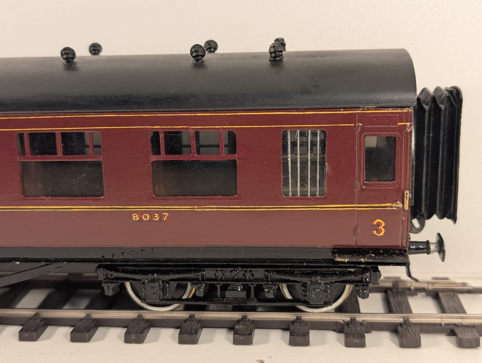 Leeds Company O Gauge Kitbuilt LMS Maroon 3rd Coach 8037