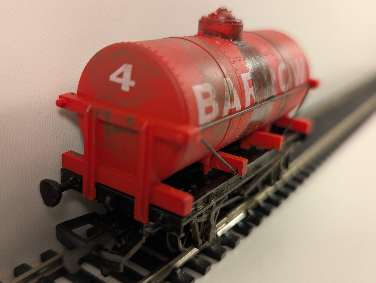 Dapol B597 12-Ton Tank Wagon – “Barrow” – Weathered – OO Gauge