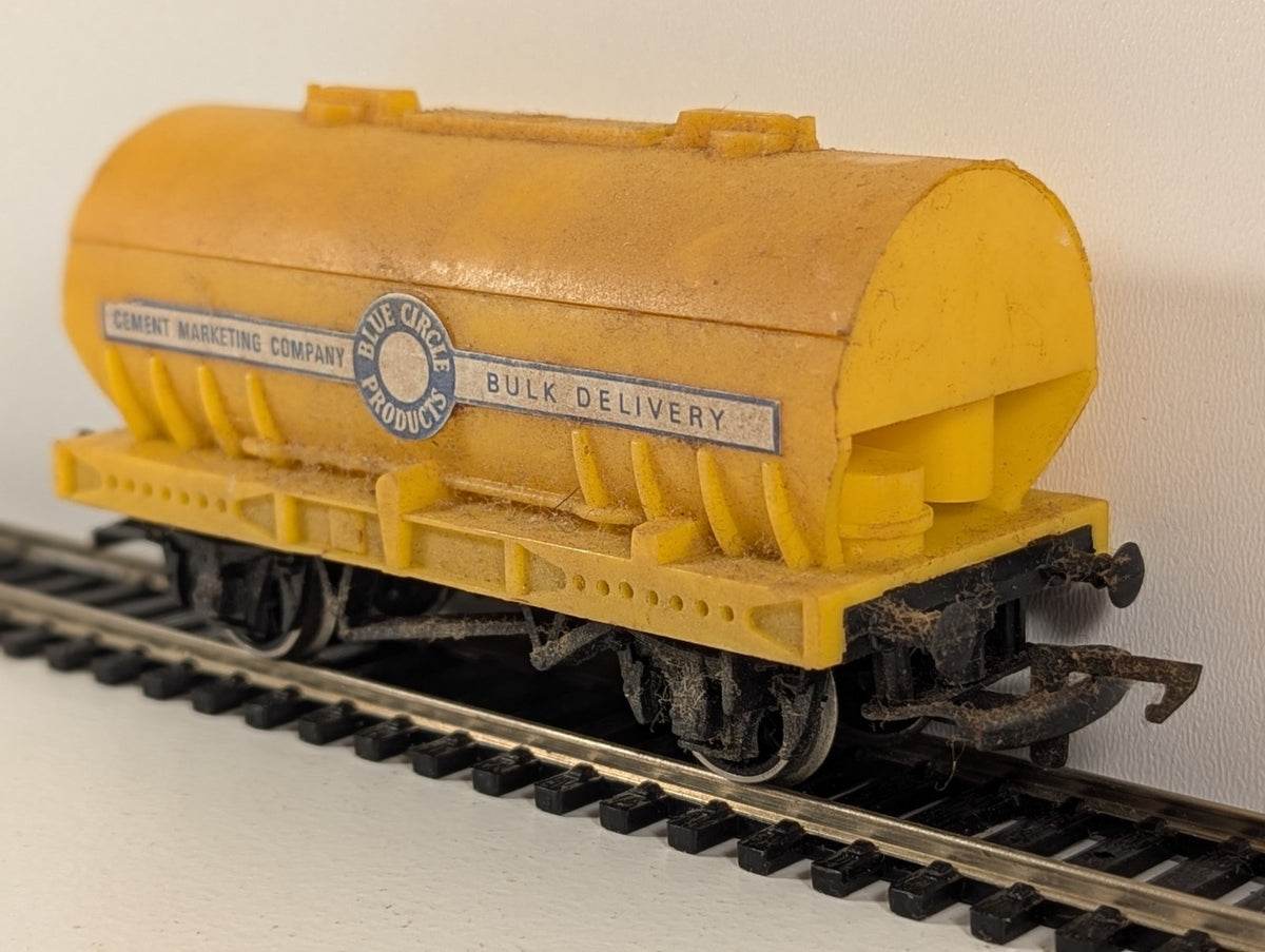 Tri-ang / Hornby R564 OO Gauge Blue Circle Cement Wagon