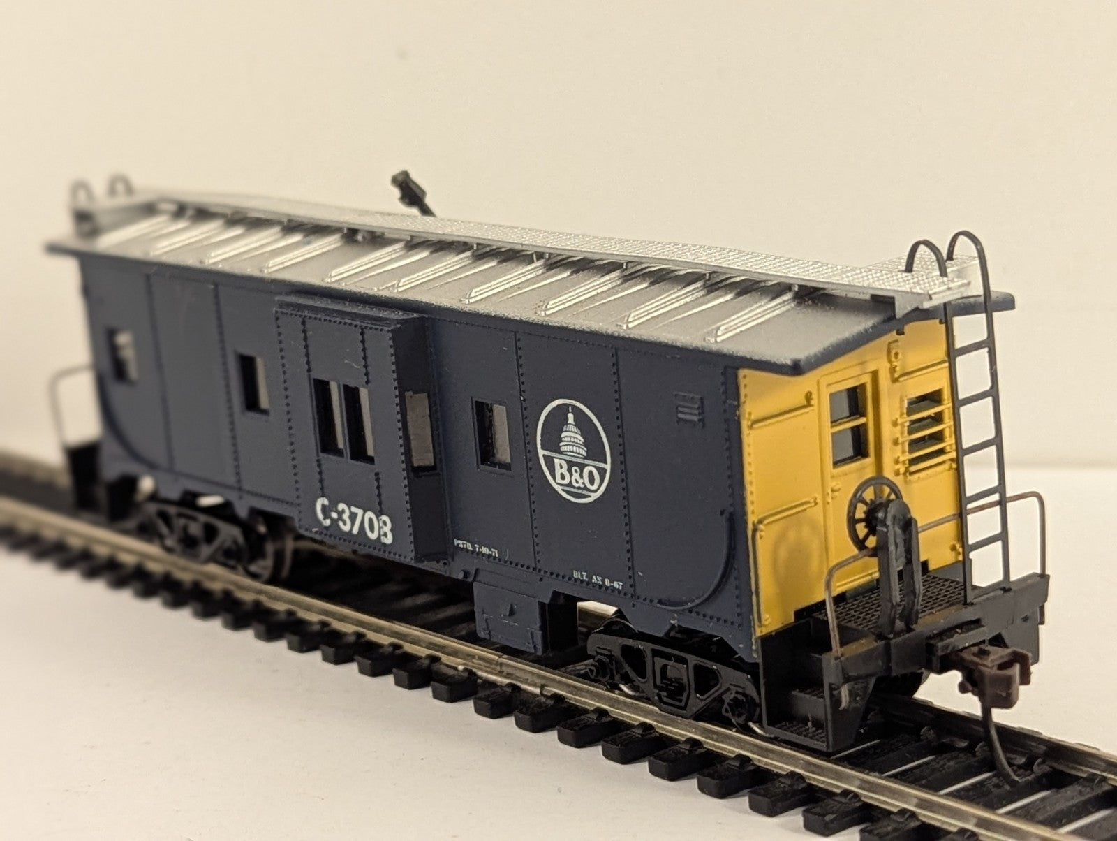 Athearn HO Gauge Bay Window Caboose C-3708 Baltimore & Ohio