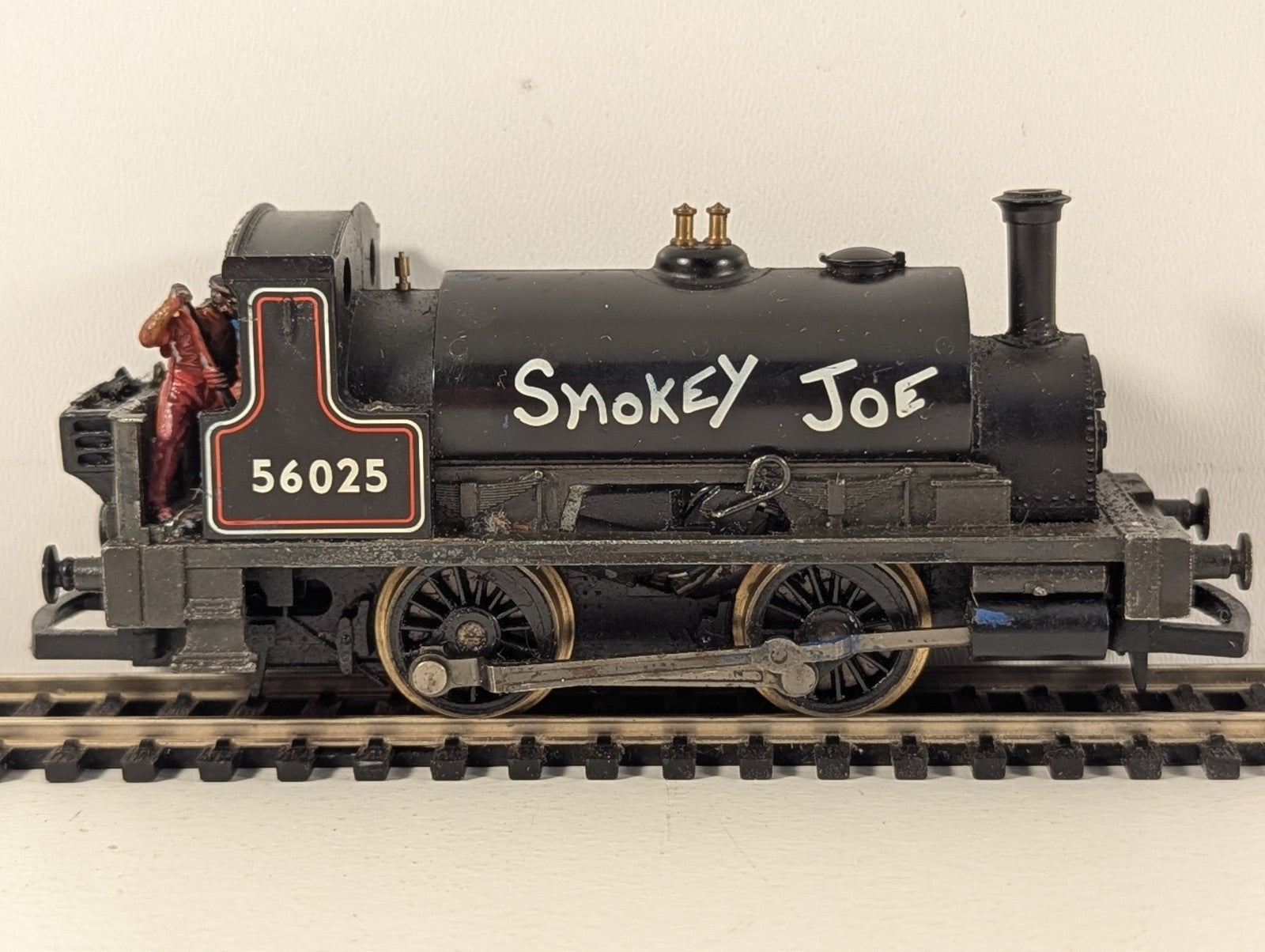 Hornby R3064 "Smokey Joe" 0-4-0 Modified Open Cab Steam Locomotive OO Gauge