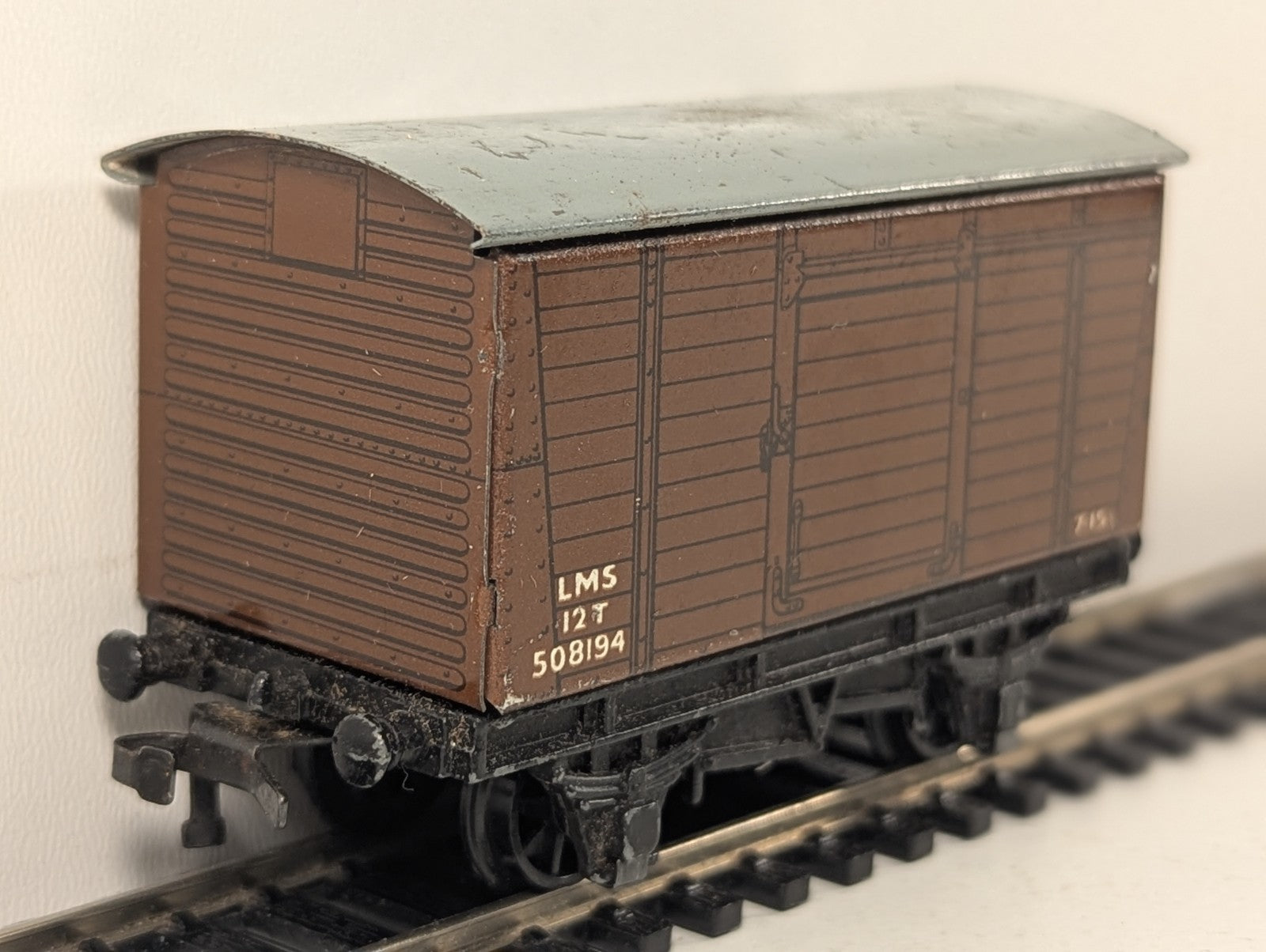 Hornby Dublo OO Gauge LMS 12-Ton Goods Van 508194