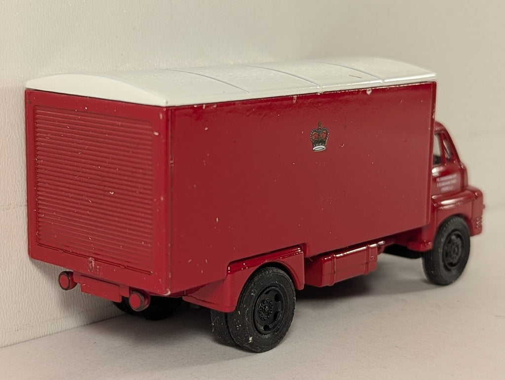 Vanguards 1:64 Bedford 'S' Type Van - Post Office Stores Die-cast Vehicle