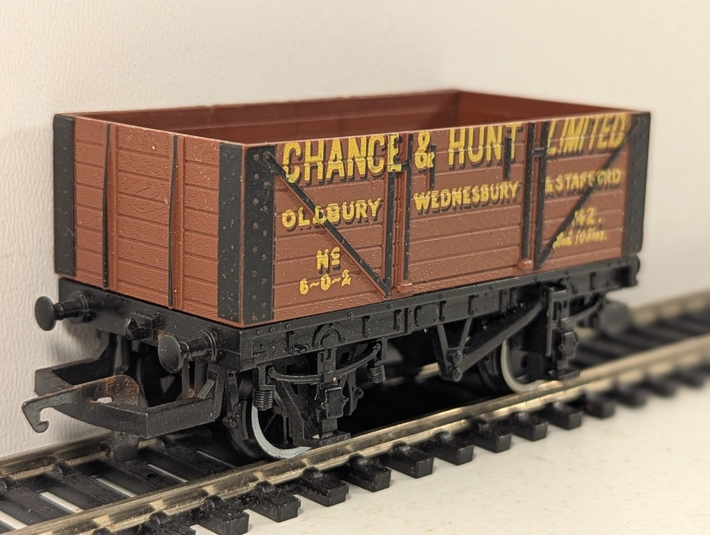 Hornby OO Gauge Chance & Hunt 5-Plank Wagon Goods Wagon 142 R6152