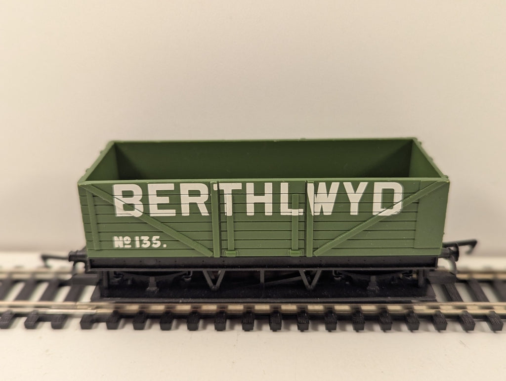 Hornby OO Berthlwyd 7 Plank Open Wagon 135