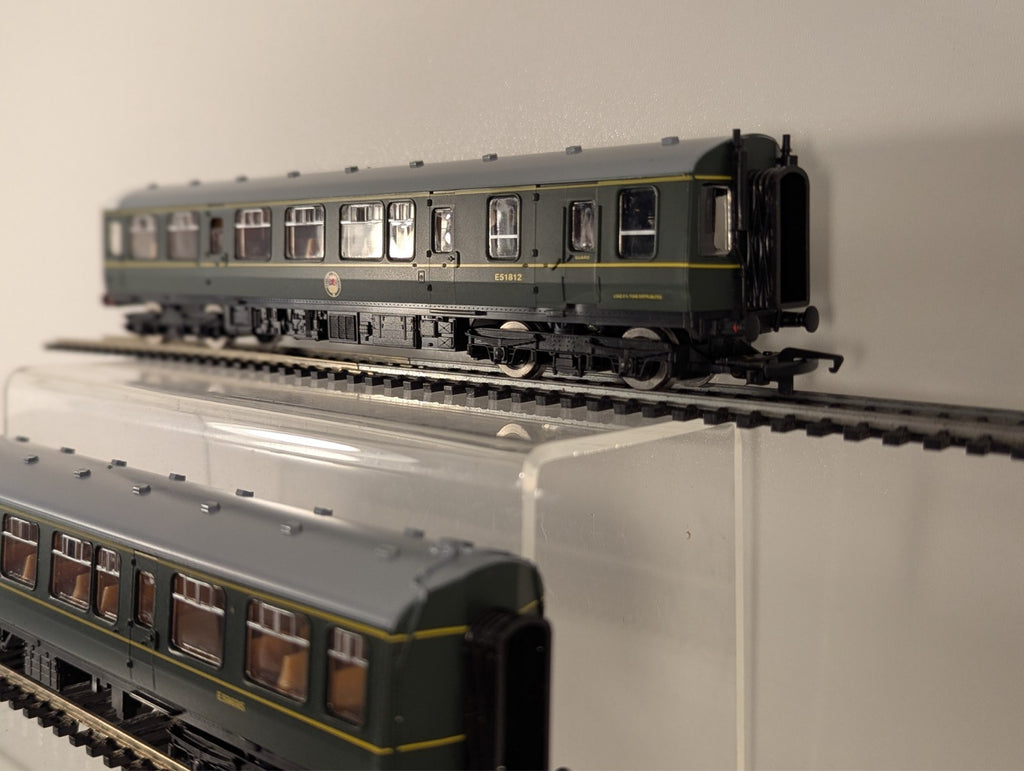 Hornby R.369 BR Class 110 3-Car Diesel Multiple Unit Train Pack OO Gauge - Boxed