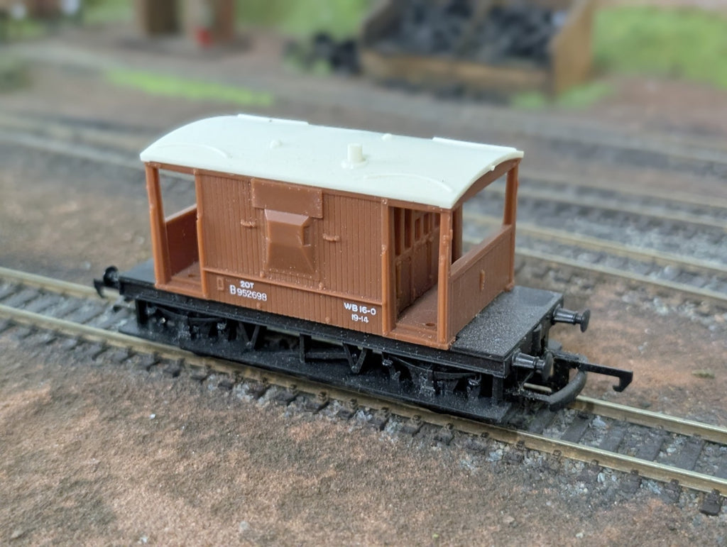 Tri-ang R16C B.R 20 Ton Brake Van B952698
