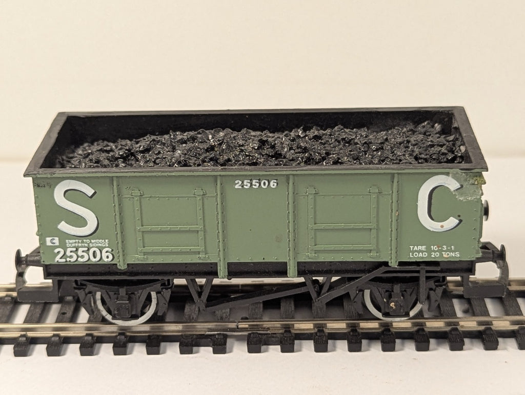 Hornby R730 Stephenson & Clarke 21T Mineral Wagon Missing Hooks OO Gauge