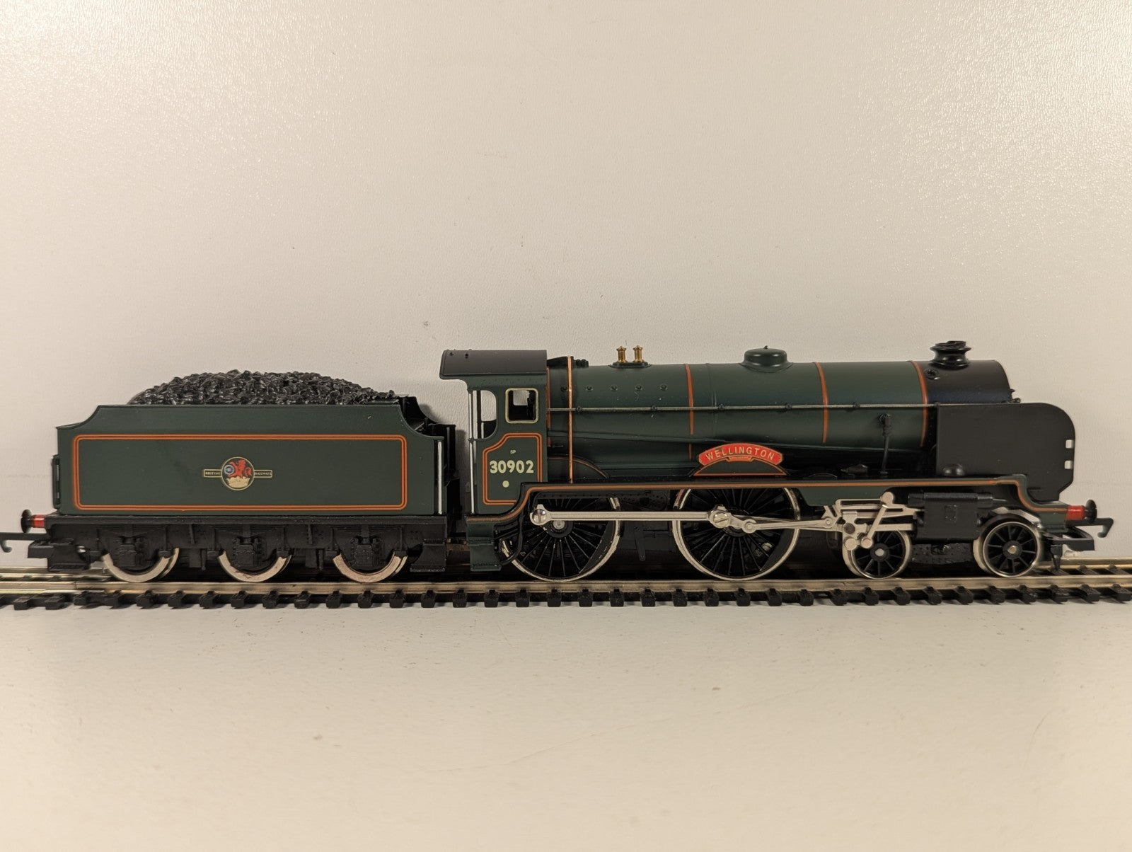 Hornby R.2082 BR Schools Train Pack
