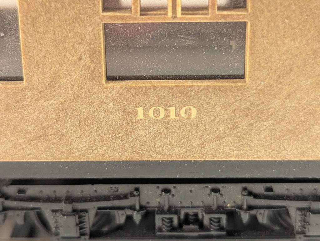 Tri-ang OO Gauge LNER Gresley Composite Coach Passenger Coach 1010