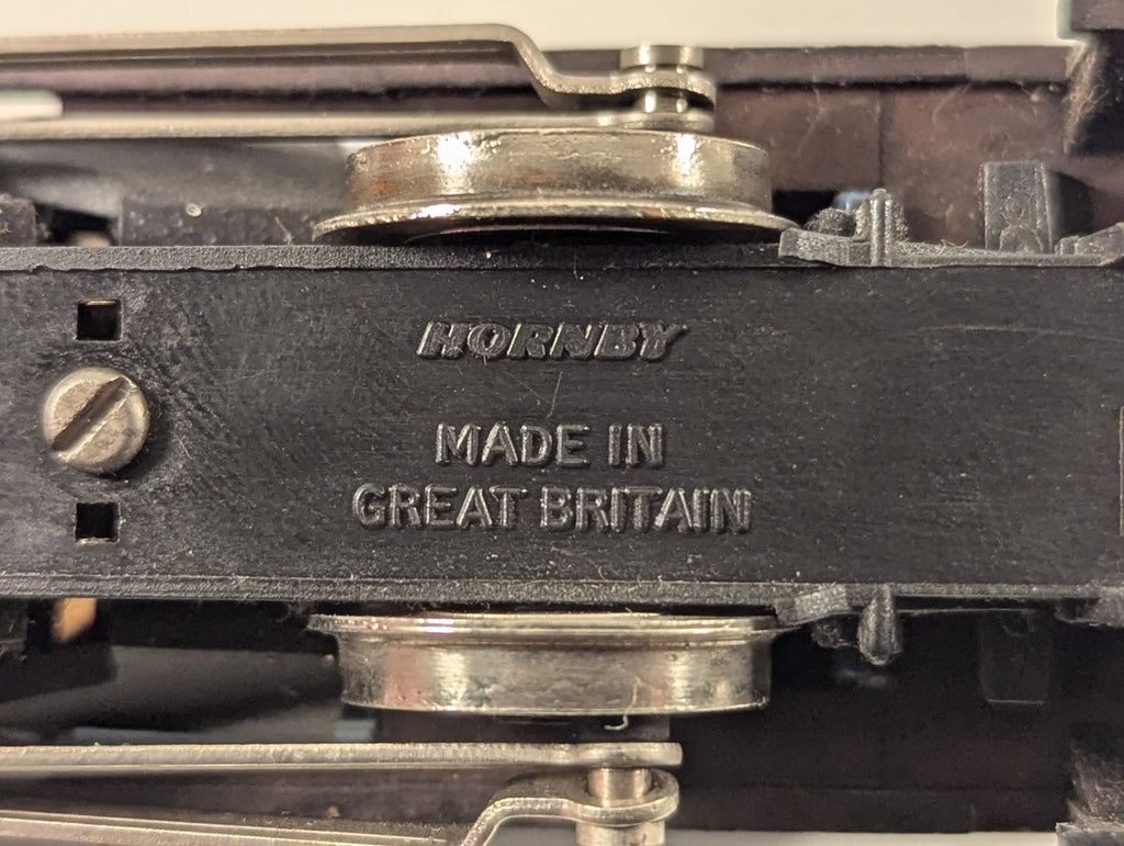 Hornby OO Gauge Caledonian Railway 0-4-0ST Pug Steam Locomotive 270