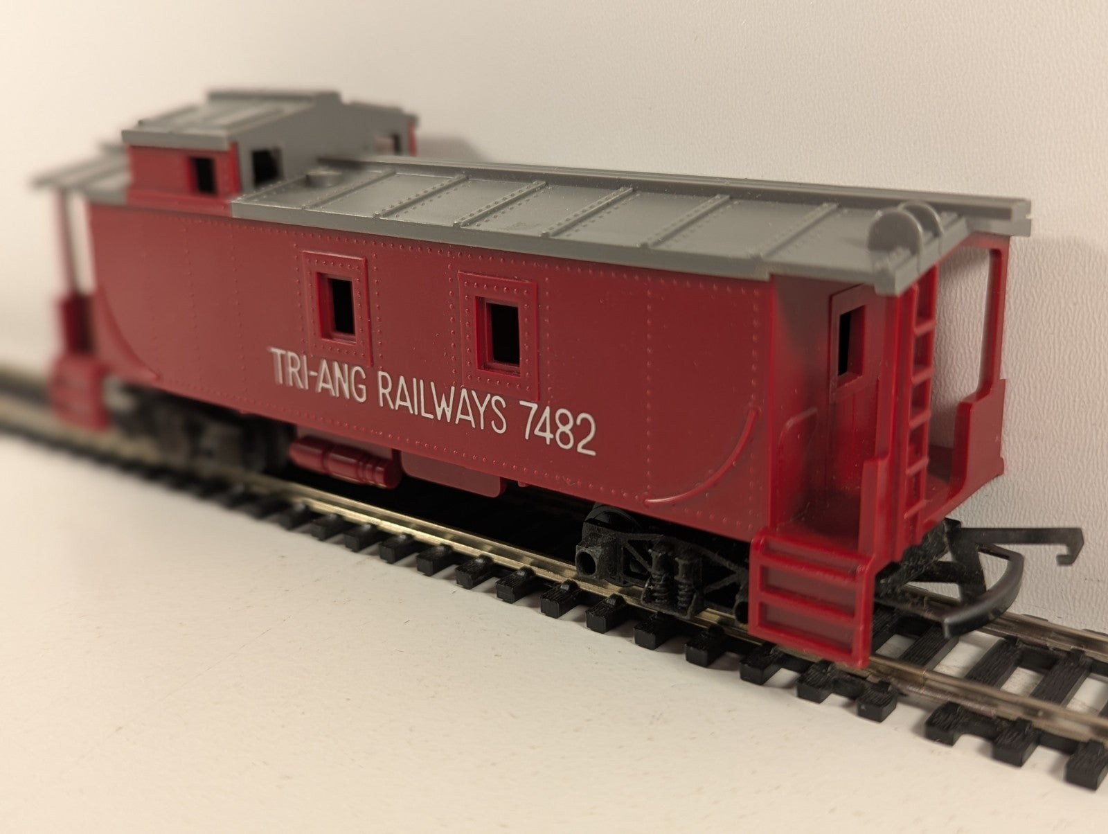Tri-ang R115 OO Gauge Caboose Wagon 7482
