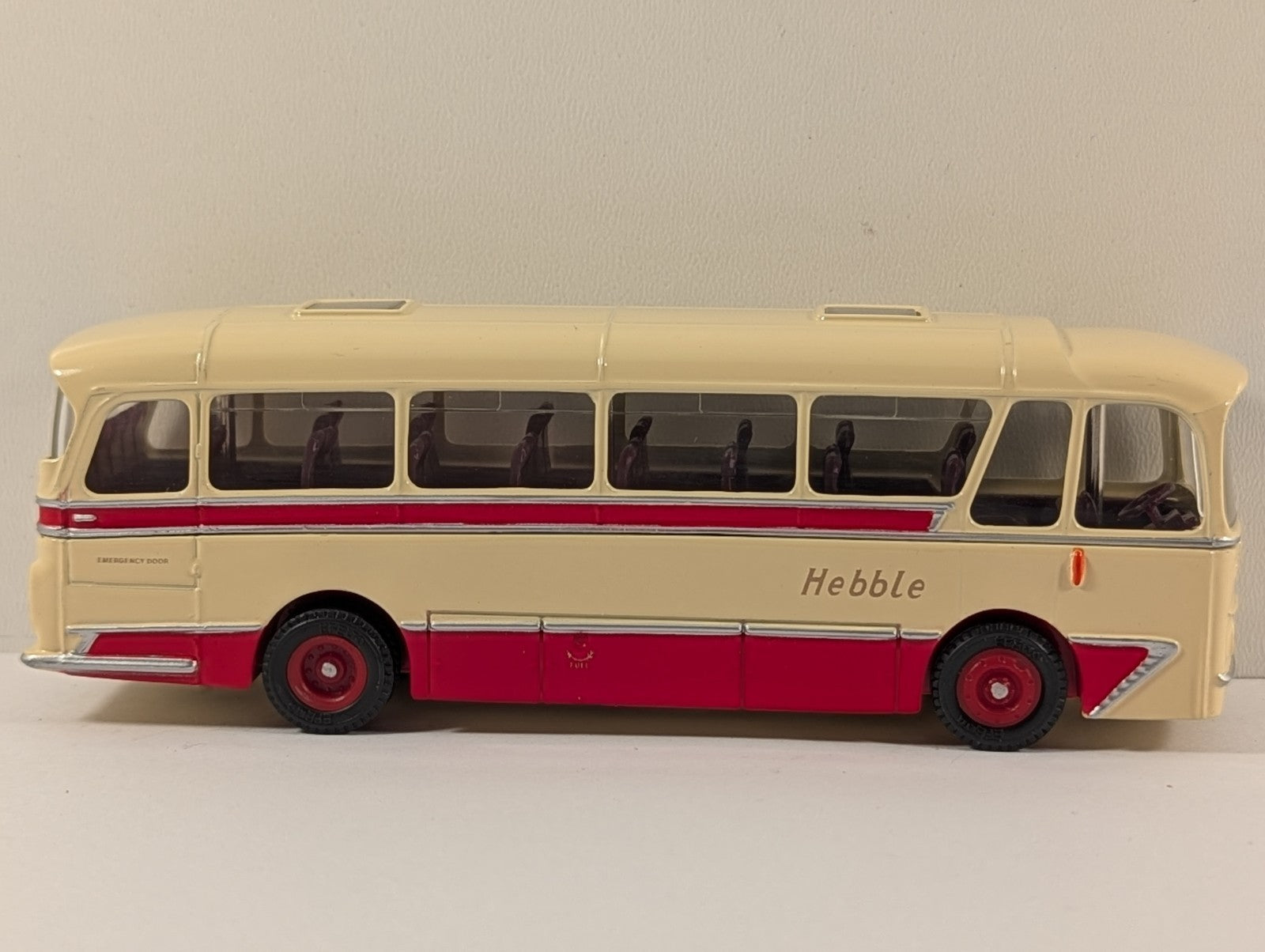 EFE Harrington Cavalier Coach – Hebble Livery – 1:76 Scale