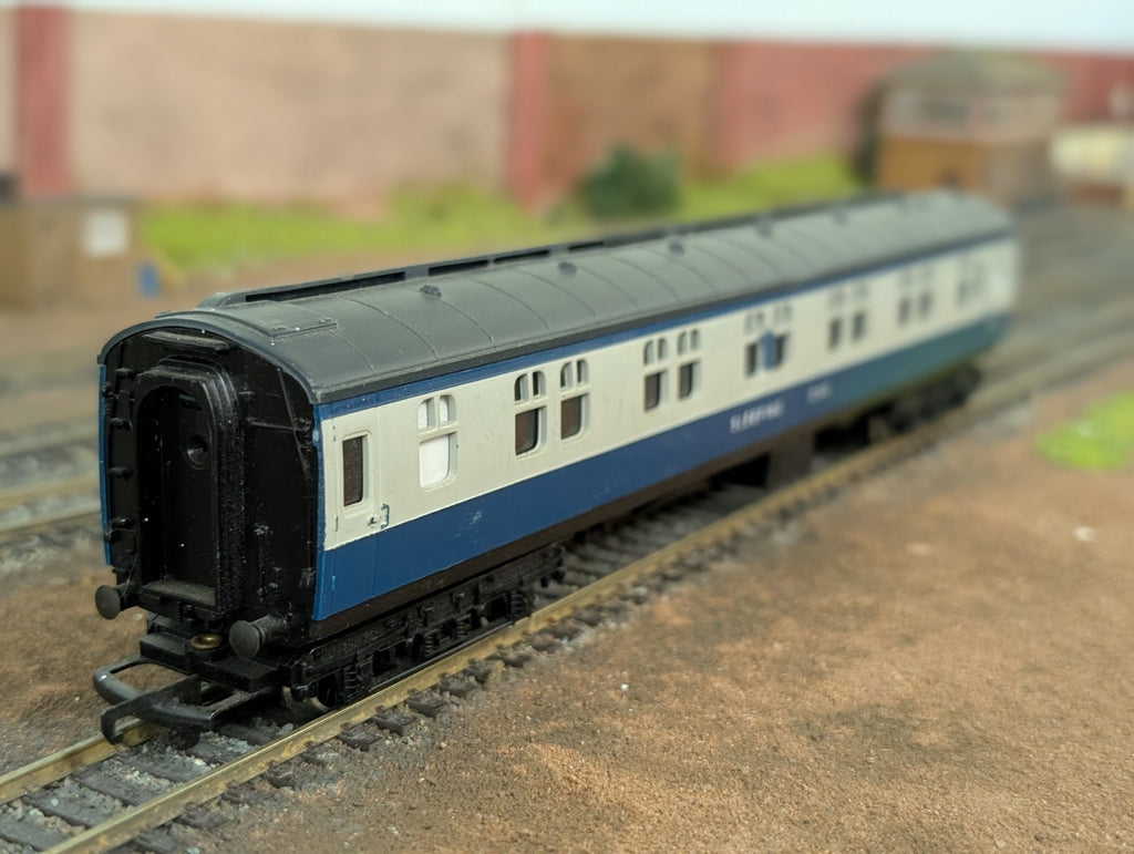 Tri-ang R339 Mk1 Second Class Sleeping Car 2510 (BR Blue & Grey)