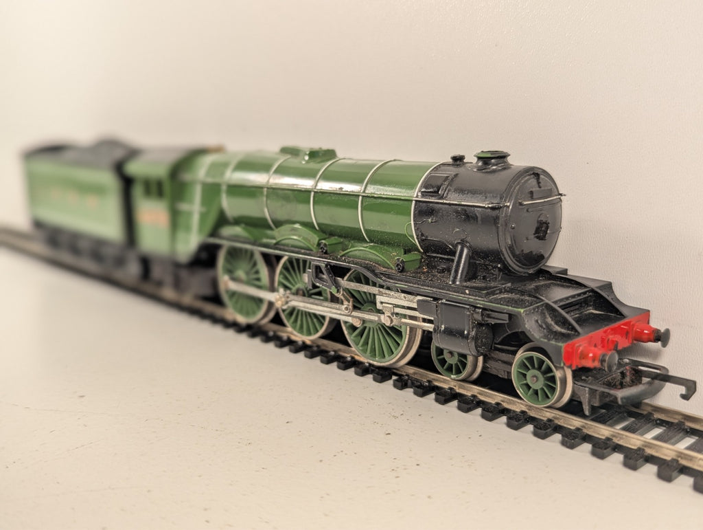 Hornby R851 LNER Class A3 'Flying Scotsman' 4-6-2 Steam Locomotive - LNER Green