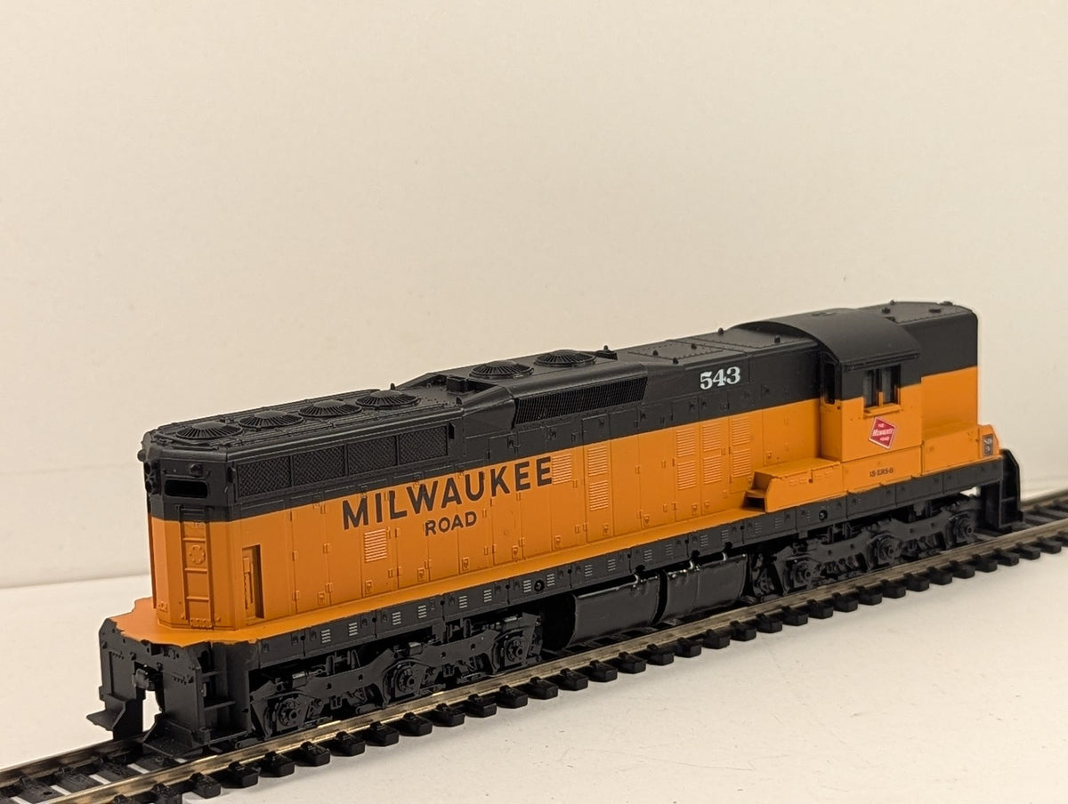 Athearn HO Gauge EMD SD9 Diesel Locomotive 543 Milwaukee Road Faulty