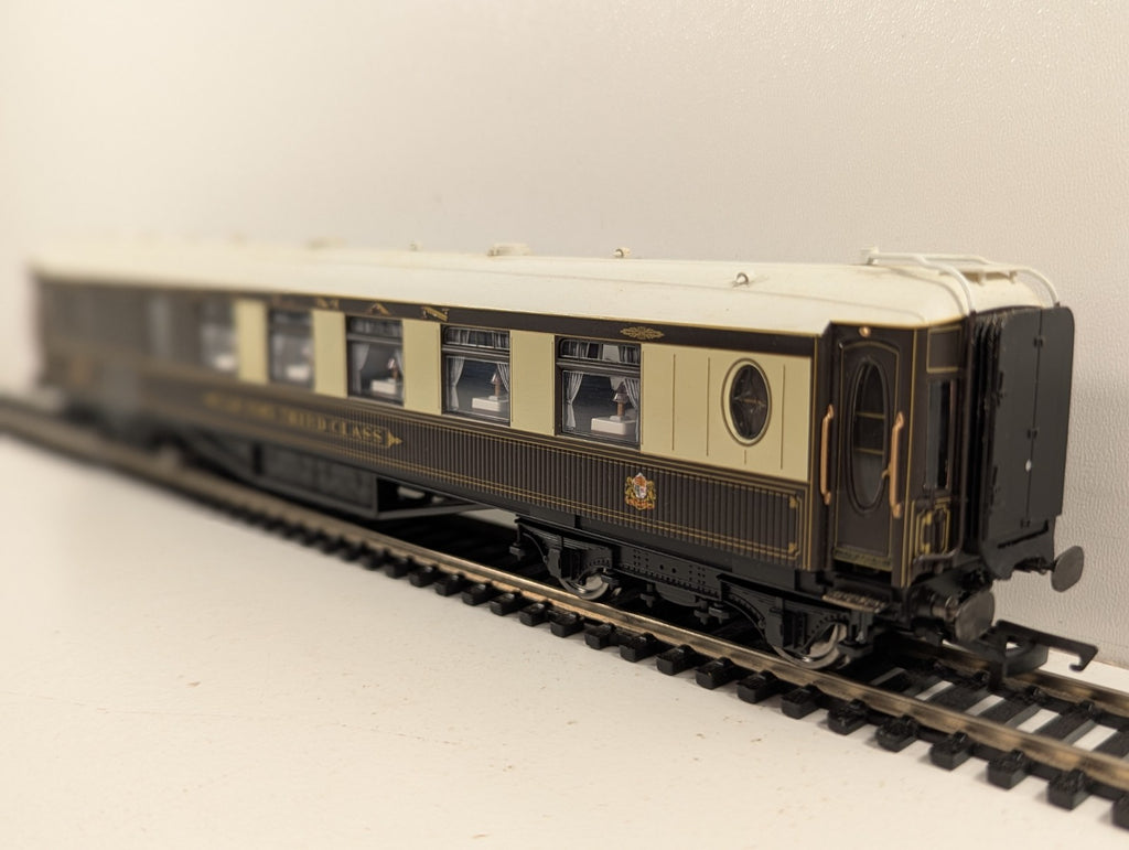 Hornby R4150 Pullman 3rd Class Brake 'Car No.65 Third Class' - Working Lights