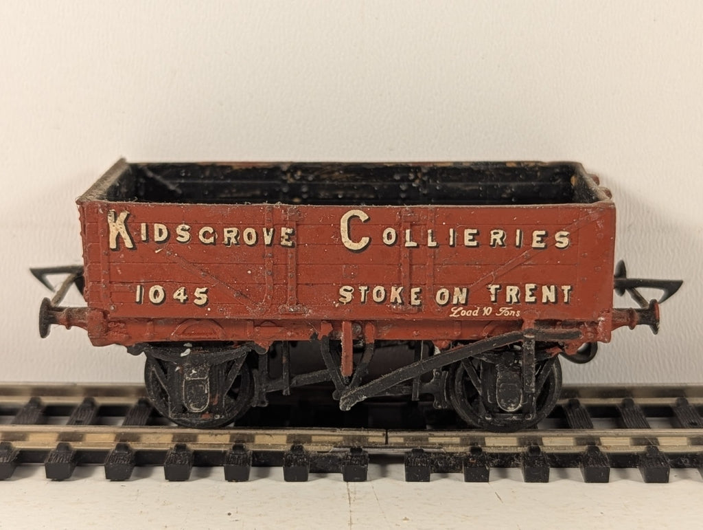 Kitbuilt OO Gauge LNWR 10-Ton Covered Goods Van Goods Wagon 45246