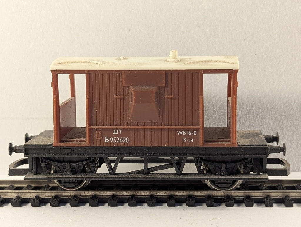 Hornby OO Gauge BR 20 Ton Brake Van B952698 BR Bauxite R16