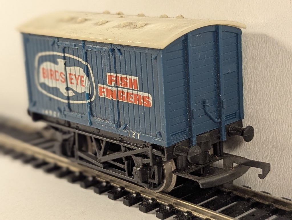 Tri-ang Hornby OO Gauge Birds Eye Insulated Van Goods Wagon 14901
