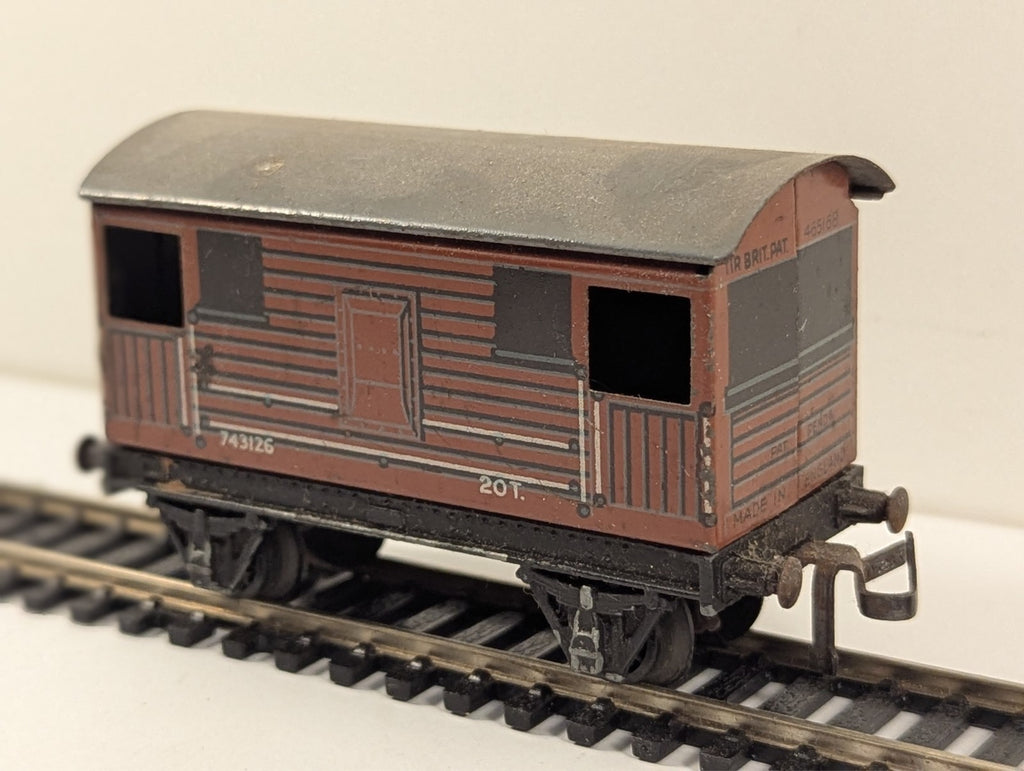 Trix Twin Railway 20 Ton Goods Brake Van OO Gauge - Damaged Roof