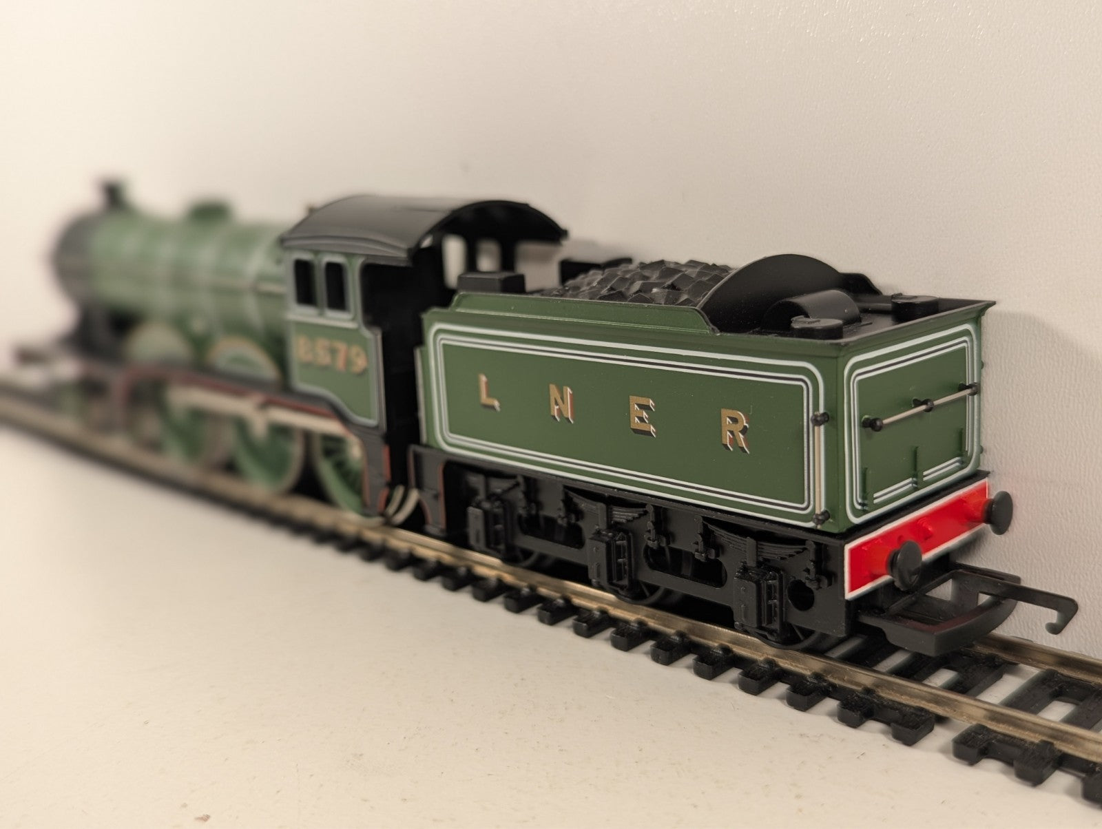 Hornby R284 LNER Class B12/3 4-6-0 Steam Locomotive OO Gauge - Boxed