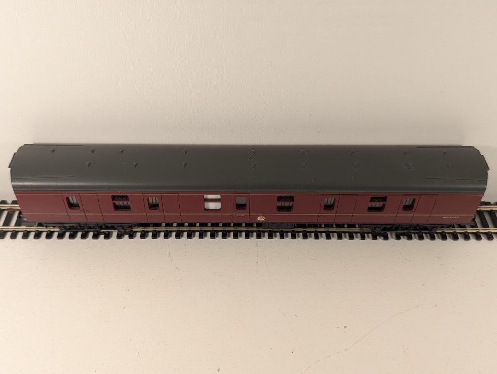 Lima OO Gauge BR Mk1 Full Brake Guards Coach Maroon