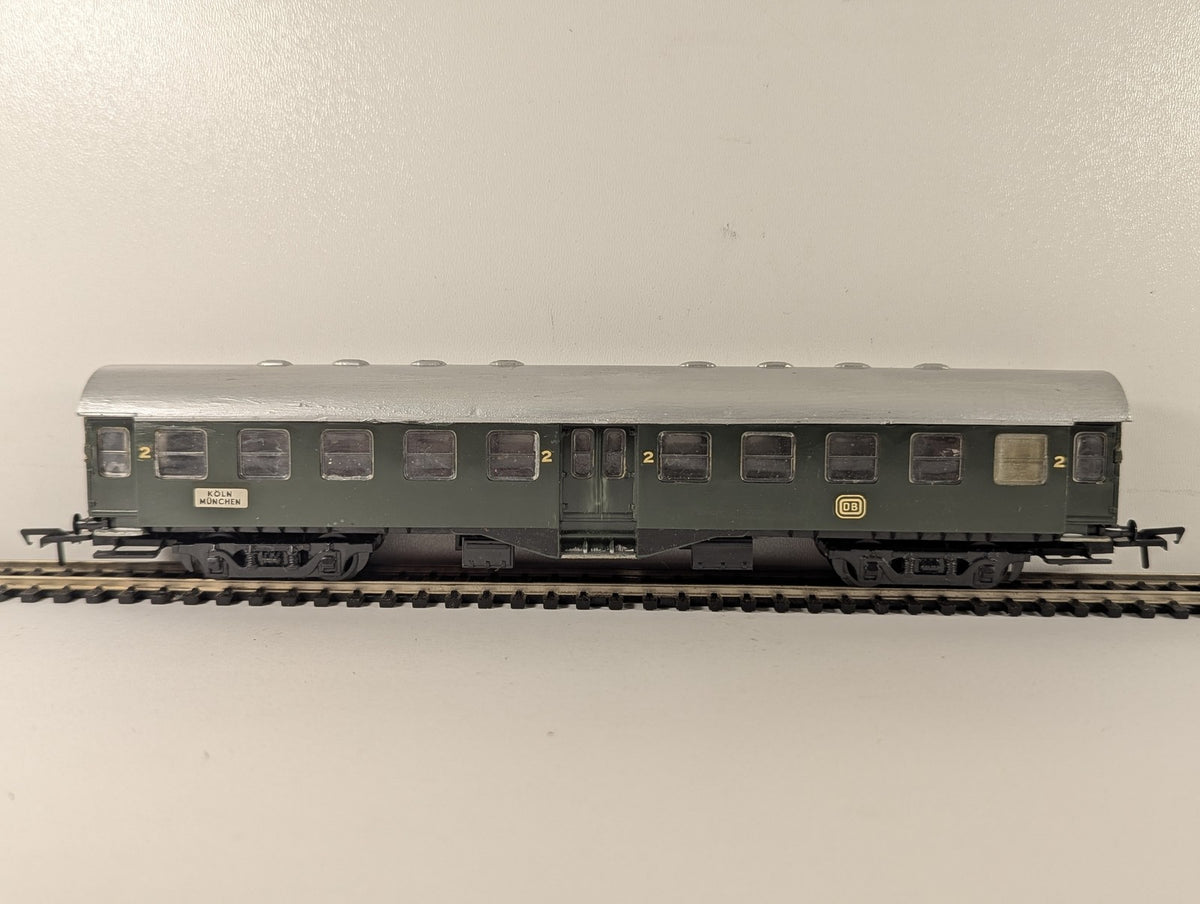 Kitmaster OO Gauge DB 2nd Class Middle Entrance Coach Passenger Coach DB Green