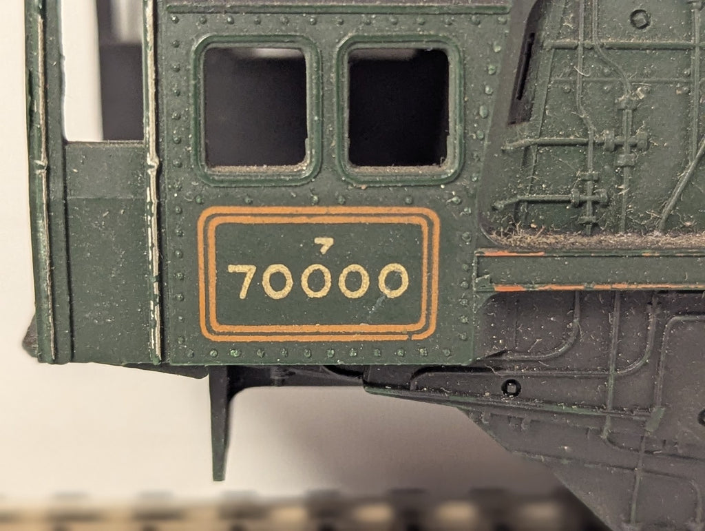Tri-ang OO Gauge BR Class 7MT Britannia Steam Locomotive 70000 BR Green R259