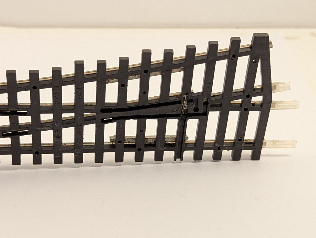 Peco OO Gauge Point with Point Motor