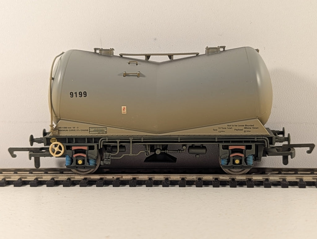 Hornby OO Gauge PCA Metalair Bulk Powder Wagon Goods Wagon 9199 Grey R6244