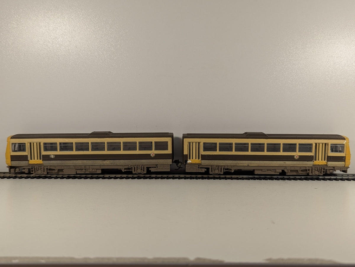 Hornby OO Gauge Class 142 'Pacer' Twin Railbus Diesel Multiple Unit 142050