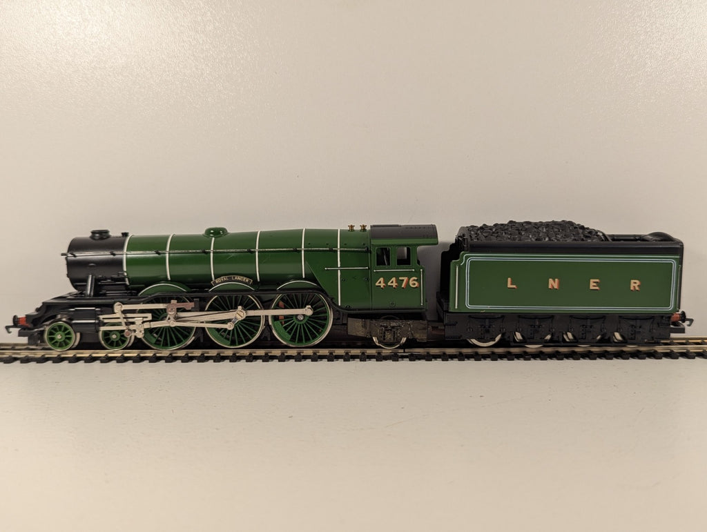 Hornby R042 LNER Class A1 4-6-2 “Royal Lancer” LNER Green