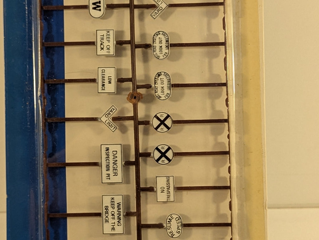 Life-Like HO Scale Railroad Signs Accessories 1125