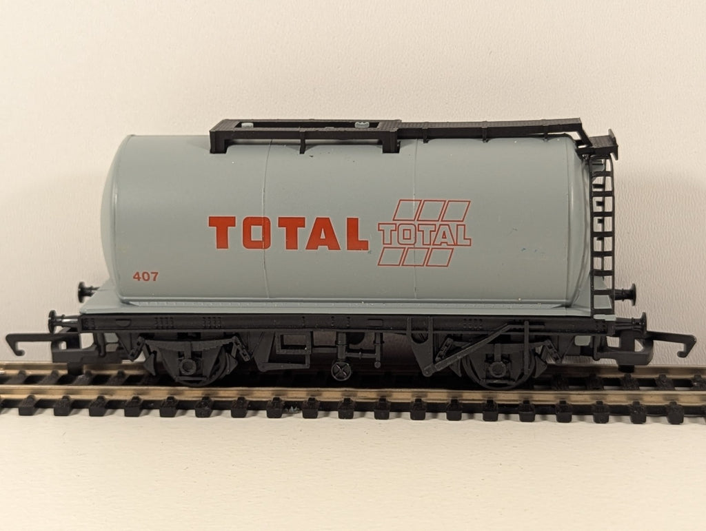 Hornby TTA Tank Wagon – Total Livery – OO Gauge