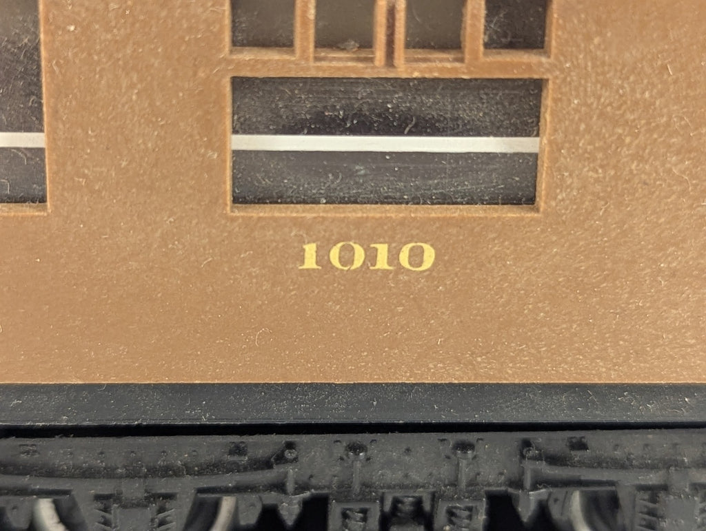 Tri-ang OO Gauge LNER Main Line Composite Coach Passenger Coach 1010 LNER Teak