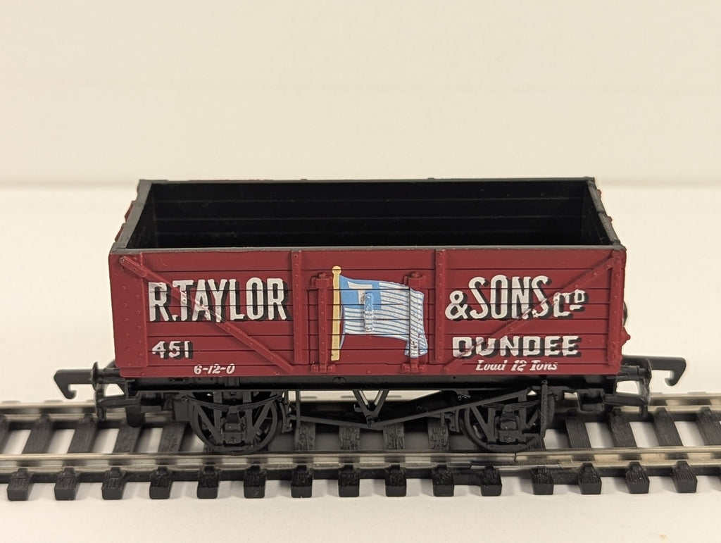 Bachmann OO Gauge 7 Plank Open Wagon R. Taylor & Sons Ltd 451