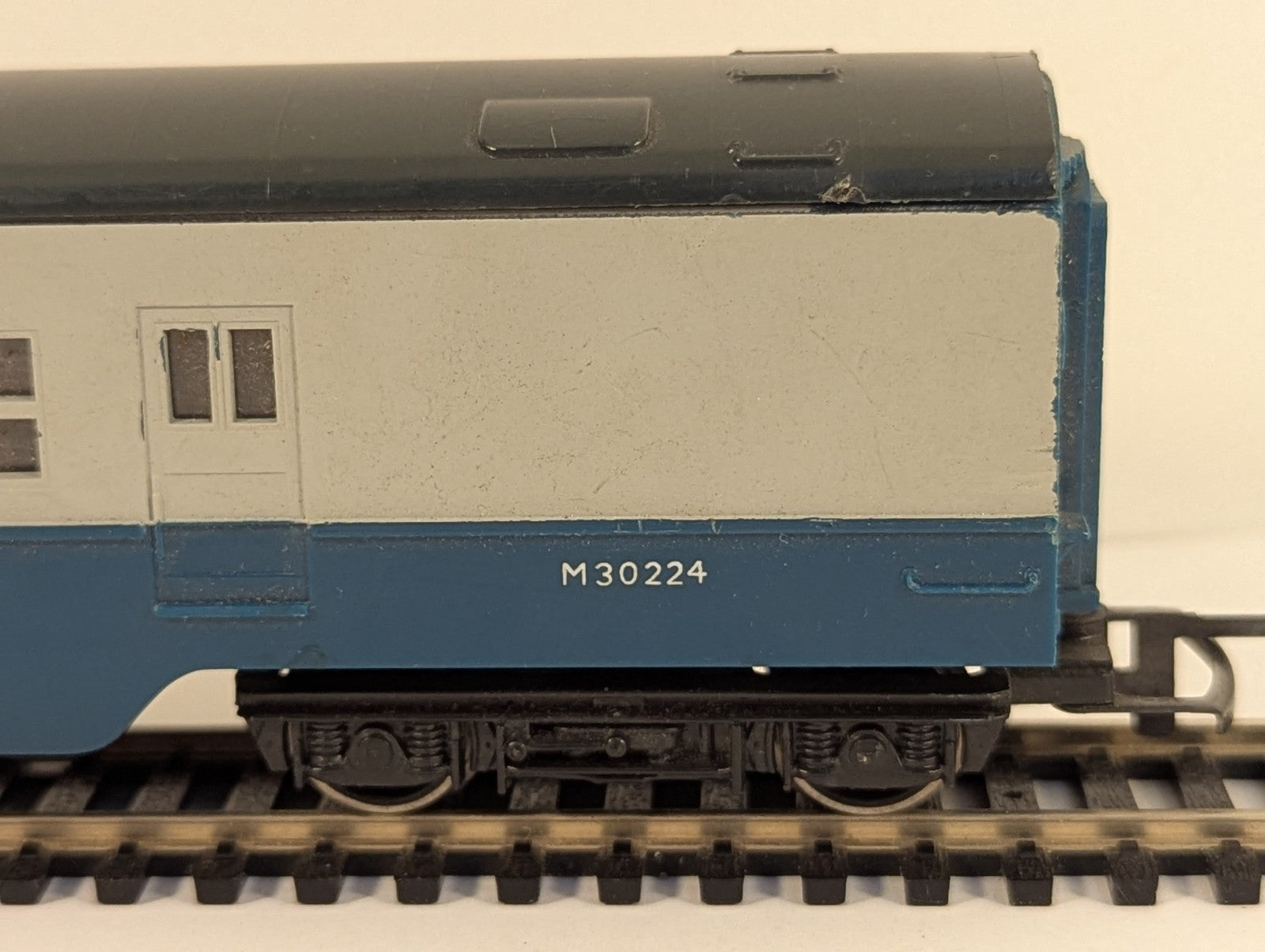 Tri-ang Railways R119 OO Gauge Operating Mail Coach Blue & Grey