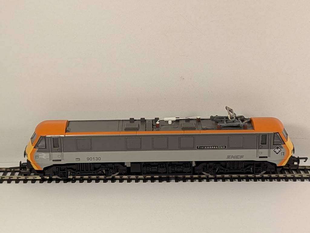 Hornby OO Gauge Class 90 '90130 Fretconnection' Electric Locomotive