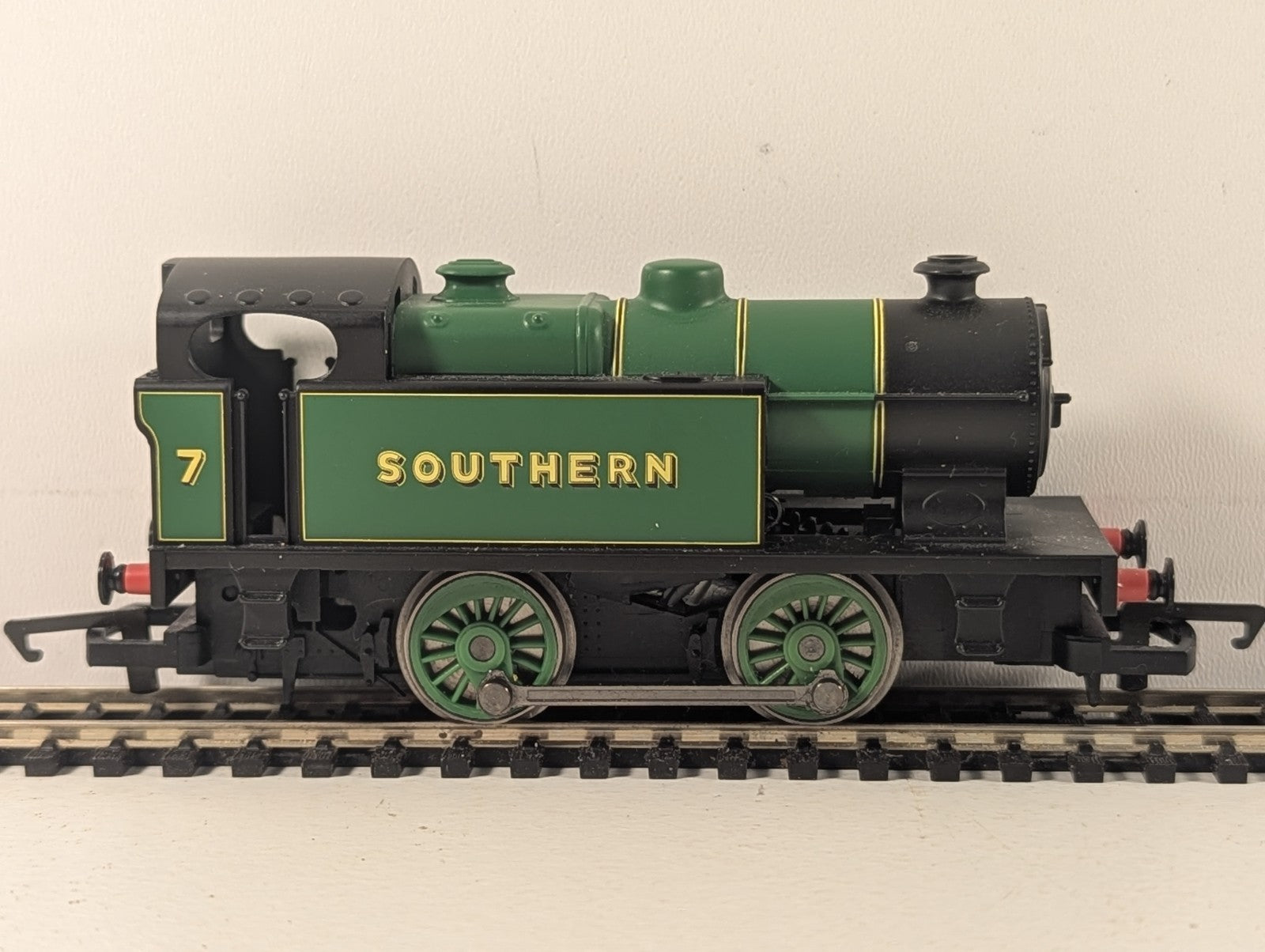 Hornby OO Gauge Southern 0-4-0T Industrial Locomotive '7' Steam Loco