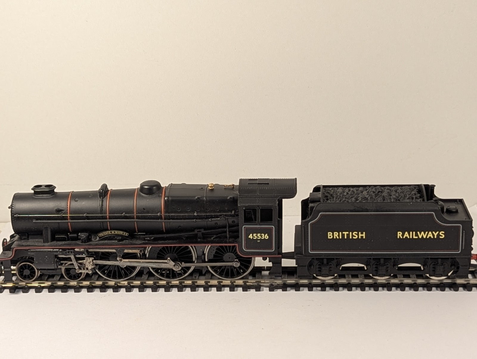 Bachmann OO Gauge Patriot Class 45536 Private W Wood VC BR Steam Loco