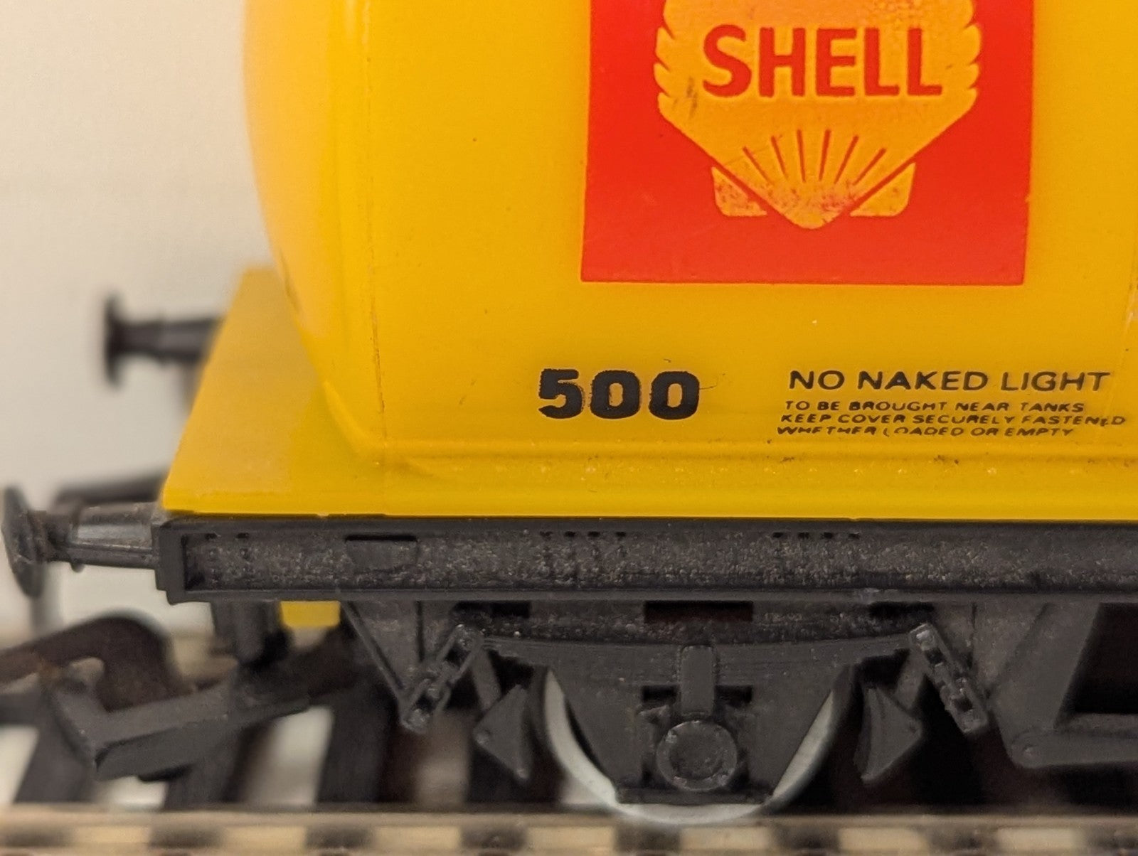 Hornby OO Gauge Shell Tank Wagon Goods Wagon 500 Shell Yellow R127