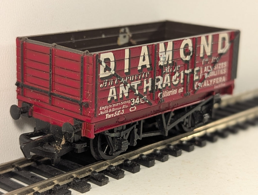 Mainline OO Gauge 7-Plank Wagon 'Diamond Anthracite' Open Wagon