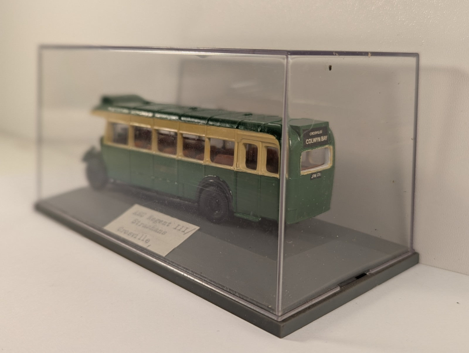 Corgi AEC Regent III Bus with Strachans Body – Crosville