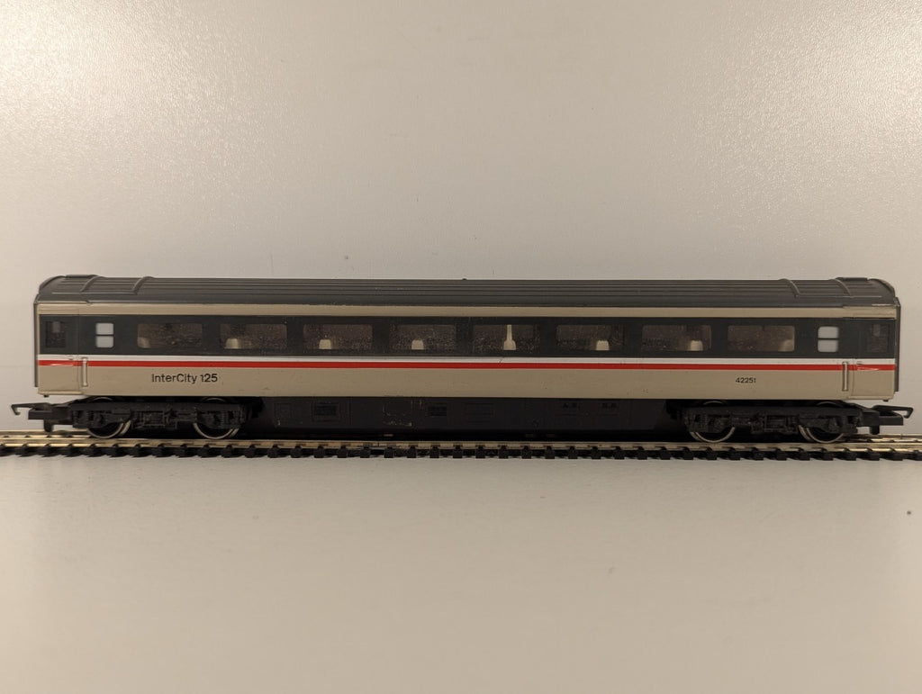 Hornby OO Gauge BR Mk3 TSO Coach Passenger Coach 42251 BR InterCity